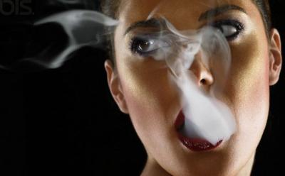 Femeile sunt mai expuse la efectele nocive ale fumatului decat barbatii