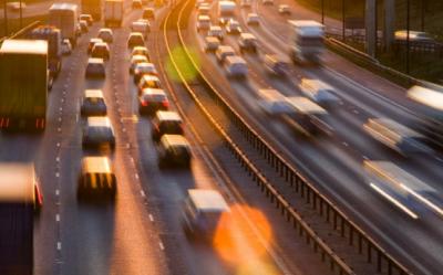 Ordonanta de urgenta privind suspendarea taxei de poluare pentru autovehiculele inmatriculate inainte de 2007 a fost publicata in MO