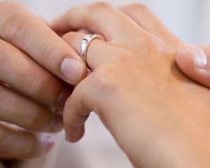 STUDIU: Casatoria te fereste de atac de cord