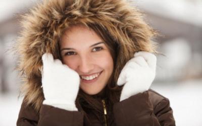 Produse cosmetice obligatorii pentru ingrijirea pielii pe timp de iarna: creme clasice si remedii eco