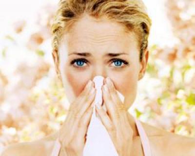 Sfatul specialistului: cum scapam de alergia de sezon, ochi rosii si simptomele de raceala