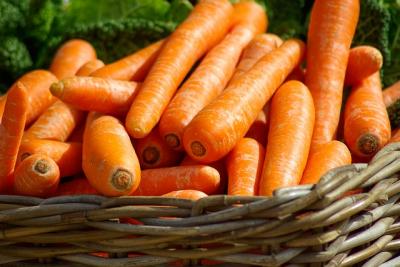Top 7 beneficii ale sucului de morcovi!