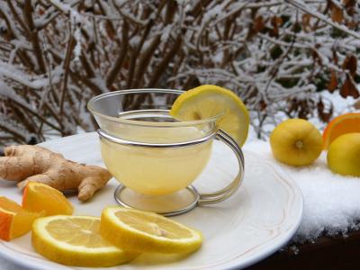 Ceaiul de lamaie, remediu natural pentru raceala si gripa in sezonul rece