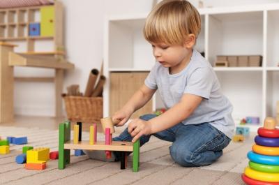 Cum alegi jucariile educative pentru copii sub 3 ani