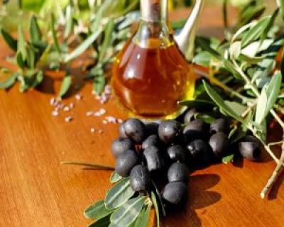 Aditivii care se folosesc pentru innegrirea maslinelor. Atentie, pot cauza cancer gastric!
