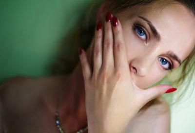5 mituri romanesti demontate: de ce nu este bine sa iti tai unghiile noaptea
