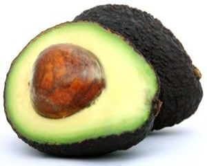 Reteta pentru vegetarieni: Salata de vara cu avocado