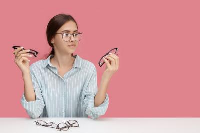 Cum sa iti alegi ramele perfecte de ochelari: 5 sfaturi utile