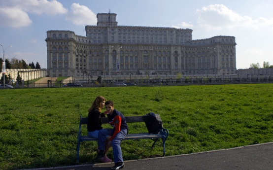 Scoala Altfel 2012. Peste 4.000 de prescolari si elevi, in vizita la Palatul Parlamentului