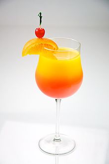 2 cocktail-uri delicioase: cocktail Martini si cocktail Tequila Sunrise