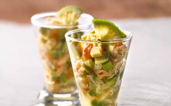 Salata de avocado si ananas la gratar