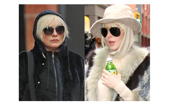 Ce patesti cand nu arati de varsta ta. Lindsay Lohan (25 de ani) a fost confundata cu Debbie Harry (66 de ani)