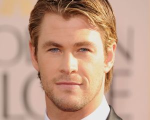 Chris Hemsworth a fost desemnat cel mai sexy barbat in viata