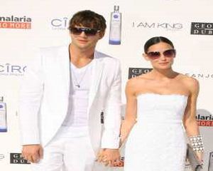 Demi Moore si Ashton Kutcher au divortat oficial