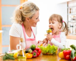 Ce alimente trebuie sa consume copiii pentru a da randament la scoala