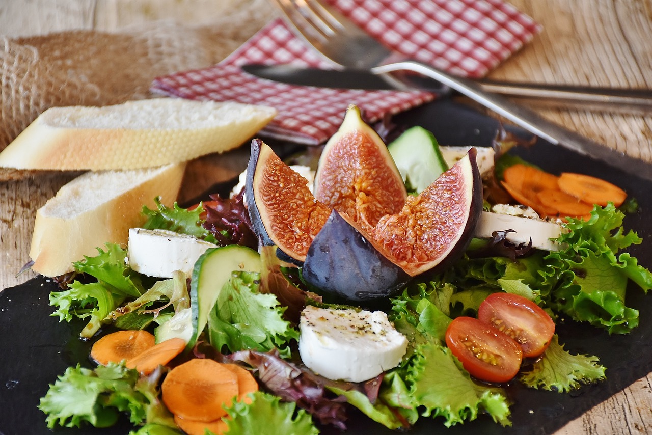 3 salate de vara pentru o silueta armonioasa - Retete usoare, gustoase si satioase
