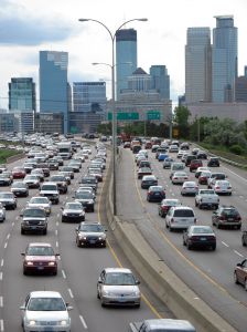 Riscul de accident vascular cerebral, influentat de zgomotul produs de trafic?