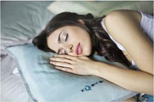 3 motive sa dormi mai mult in timpul noptii
