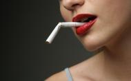 85% dintre bolnavii de cancer bronhopulmonar sunt fumatori. Povestea cu bunica centenara care fumeaza si e sanatoasa, e poveste