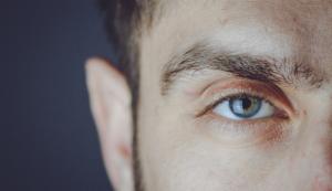 Ce trebuie sa stii ca sa-ti iei lentile de contact pe marimea ochilor tai