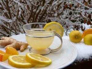 Ceaiul de lamaie, remediu natural pentru raceala si gripa in sezonul rece