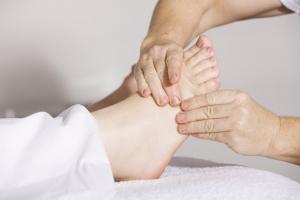 Cum sa faci masaj la picioare: vezi harta punctelor de reflexoterapie!