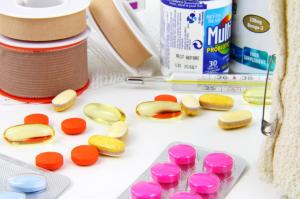 Trusa de medicamente pentru vacanta: ce trebuie sa aveti in bagaj