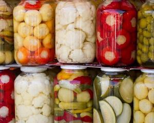Sfatul nutritionistului: cum preparam cele mai gustoase si sanatoase muraturi si compoturi
