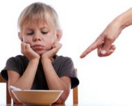 Nutritia la copii: cum ii convingem sa manance atunci cand refuza
