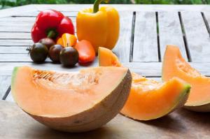 Slabeste cu pepene galben: cum sa il incluzi in dieta 