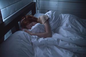 Cele mai bune remedii naturale pentru un somn linistit