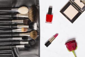 5 reguli de organizare pentru o trusa de makeup care iti salveaza timp in fiecare dimineata