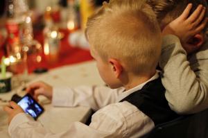 4 efecte nocive ale smartphone-ului asupra copilului tau