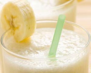 Smoothie de banane si ghimbir: micul dejun ideal pentru a ajunge la un abdomen plat